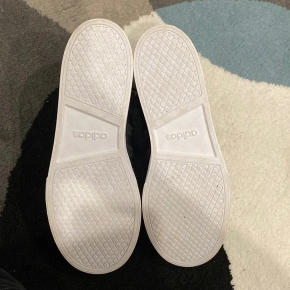 Adidas shoes - Picture 3 of 5